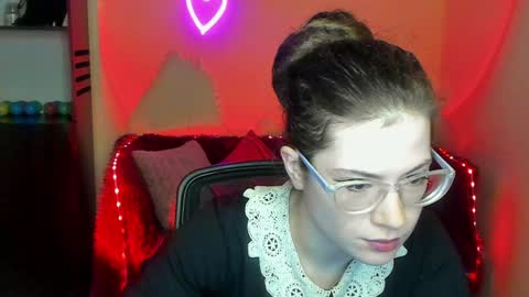Snapshot of alicia_folow chatting on January 17, 6:33 pm Alicia online show from January 17, 6:33 pm