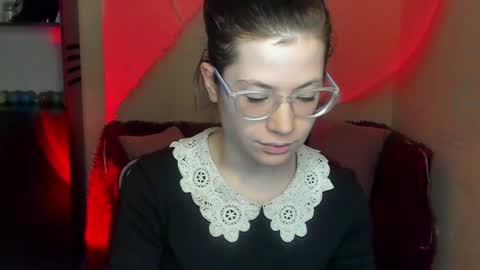 Snapshot of alicia_folow chatting on January 18, 12:26 pm Alicia online show from January 18, 12:26 pm