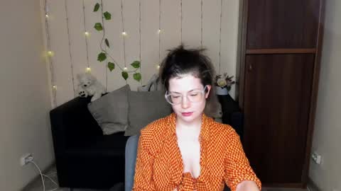 Snapshot of alicia_folow chatting on January 26, 9:29 am Alicia online show from January 26, 9:29 am