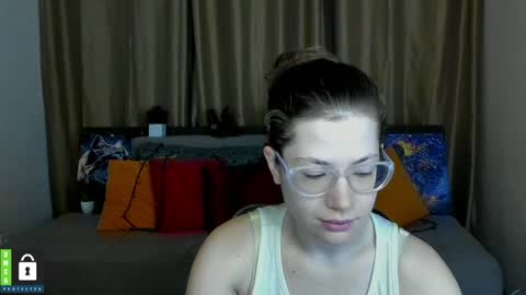 Snapshot of alicia_folow chatting on January 30, 6:43 pm Alicia online show from January 30, 6:43 pm