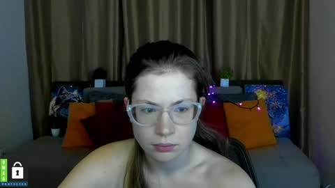 Snapshot of alicia_folow chatting on January 31, 1:43 am Alicia online show from January 31, 1:43 am