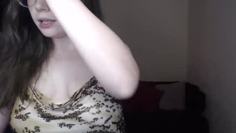 Snapshot of alicia_folow chatting on February 7, 3:52 pm Alicia online show from February 7, 3:52 pm