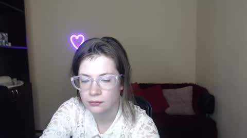 Snapshot of alicia_folow chatting on February 8, 1:01 pm Alicia online show from February 8, 1:01 pm