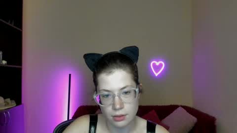 Snapshot of alicia_folow chatting on March 2, 12:32 pm Alicia online show from March 2, 12:32 pm