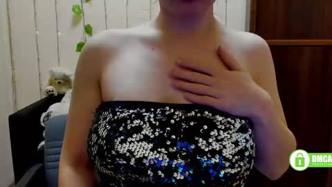 Snapshot of alicia_folow chatting on March 4, 9:40 am Alicia online show from March 4, 9:40 am