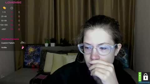 Snapshot of alicia_folow chatting on October 10, 5:17 am Alicia online show from October 10, 5:17 am