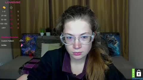 Snapshot of alicia_folow chatting on October 11, 6:28 pm Alicia online show from October 11, 6:28 pm