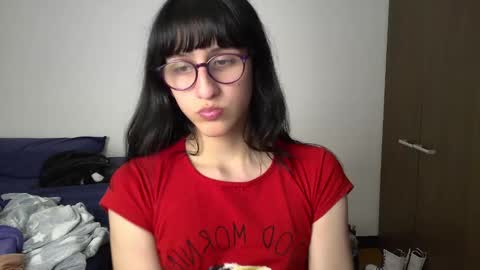 Snapshot of alicia_love29 chatting on January 12, 3:17 am Alice online show from January 12, 3:17 am