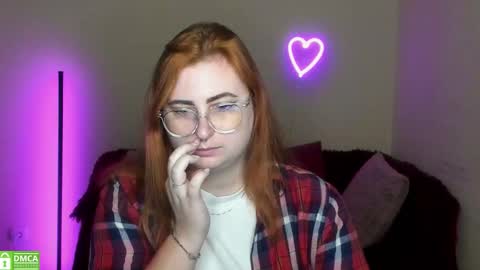 Snapshot of alicia_side_red chatting on September 11, 5:29 am Alicia online show from September 11, 5:29 am