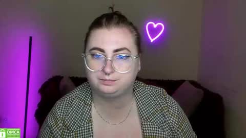 Snapshot of alicia_side_red chatting on September 23, 5:32 am Alicia online show from September 23, 5:32 am