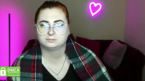 Snapshot of alicia_side_red chatting on November 12, 6:36 am Alicia online show from November 12, 6:36 am