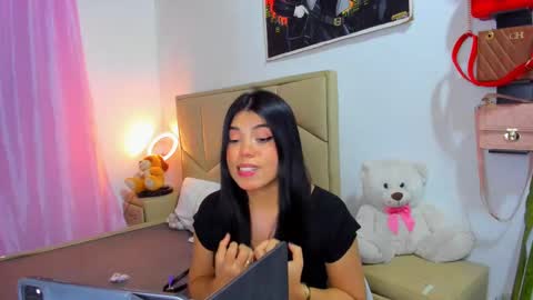 Snapshot of aliciabiden chatting on October 12, 5:50 am aliciabiden online show from October 12, 5:50 am