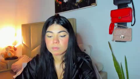 Snapshot of aliciabiden chatting on October 20, 4:24 am aliciabiden online show from October 20, 4:24 am