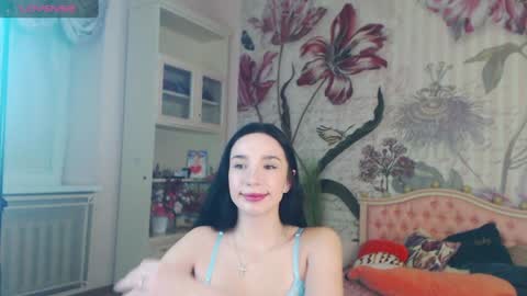 Snapshot of aliciabow chatting on December 20, 4:25 pm Veronica online show from December 20, 4:25 pm