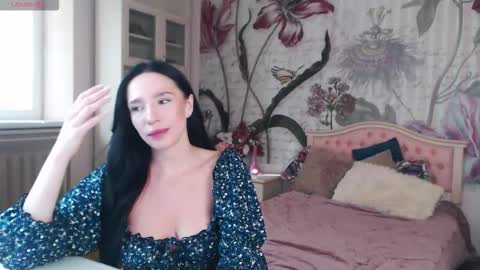 Snapshot of aliciabow chatting on September 17, 12:40 pm Veronica online show from September 17, 12:40 pm