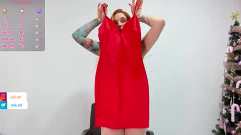 Snapshot of aliciakozlov chatting on December 15, 8:57 pm aliciakozlov online show from December 15, 8:57 pm