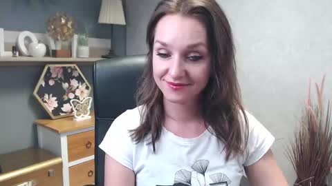 Snapshot of alicialux chatting on December 17, 4:21 pm Alicia online show from December 17, 4:21 pm