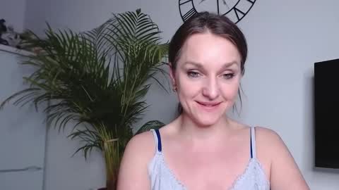 Snapshot of alicialux chatting on February 12, 7:24 pm Alicia online show from February 12, 7:24 pm