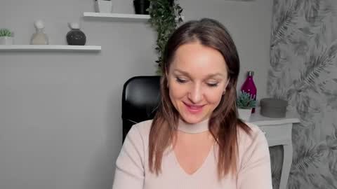 Snapshot of alicialux chatting on February 20, 6:02 pm Alicia online show from February 20, 6:02 pm