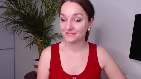 Snapshot of alicialux chatting on March 4, 7:51 am Alicia online show from March 4, 7:51 am