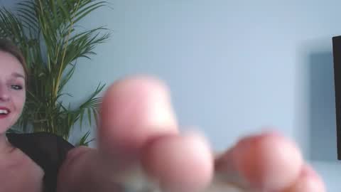 Snapshot of alicialux chatting on October 31, 7:42 am Alicia online show from October 31, 7:42 am