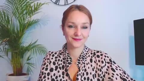 Snapshot of alicialux chatting on November 21, 8:13 am Alicia online show from November 21, 8:13 am