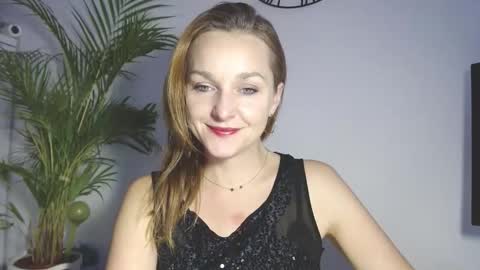 Snapshot of alicialux chatting on December 17, 2:01 pm Alicia online show from December 17, 2:01 pm