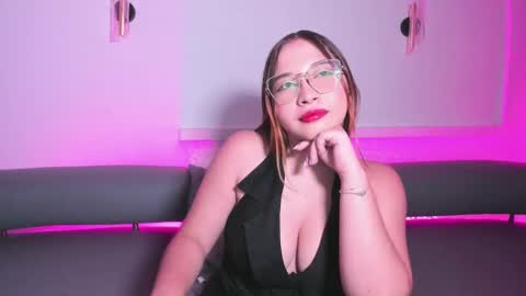 Alicia  online show from March 1, 12:23 am