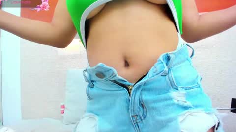 Snapshot of alicie_green chatting on January 27, 2:42 am im tutti online show from January 27, 2:42 am