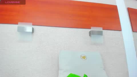 Snapshot of alicie_green chatting on March 10, 2:39 am im tutti online show from March 10, 2:39 am