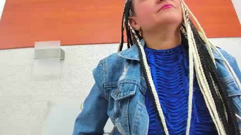 Snapshot of alicie_green chatting on October 20, 2:45 am im tutti online show from October 20, 2:45 am