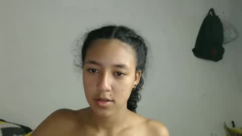 Snapshot of alicie_sexy_hot_20 chatting on February 11, 4:44 am ana online show from February 11, 4:44 am