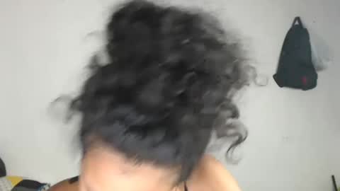 Snapshot of alicie_sexy_hot_20 chatting on March 8, 4:23 am ana online show from March 8, 4:23 am