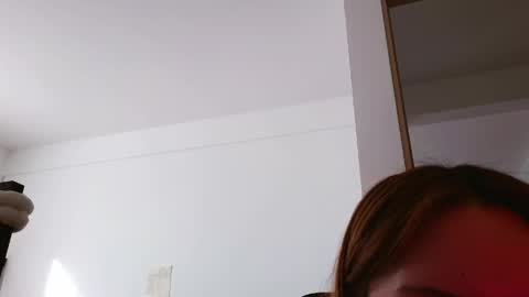 aliciia_23 online show from April 12, 9:31 pm