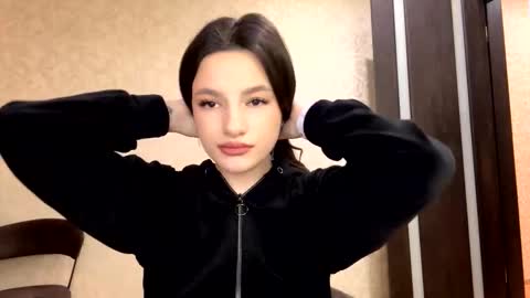 Niki online show from March 1, 5:04 pm