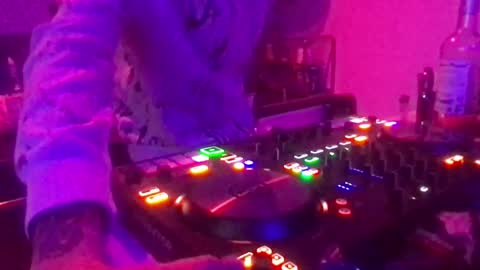 Snapshot of alien8720 chatting on January 27, 7:03 pm busco rockera online show from January 27, 7:03 pm