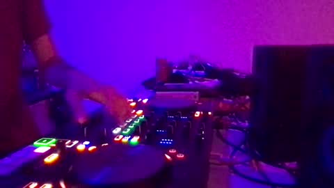 Snapshot of alien8720 chatting on February 8, 12:17 pm busco rockera online show from February 8, 12:17 pm