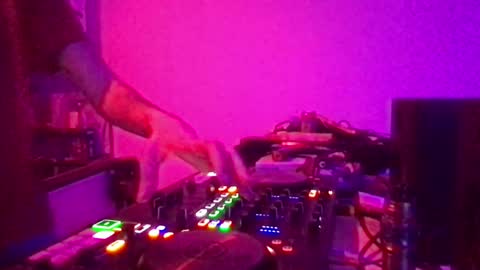 Snapshot of alien8720 chatting on February 8, 9:46 pm busco rockera online show from February 8, 9:46 pm