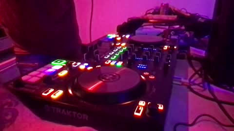 Snapshot of alien8720 chatting on February 9, 3:53 am busco rockera online show from February 9, 3:53 am