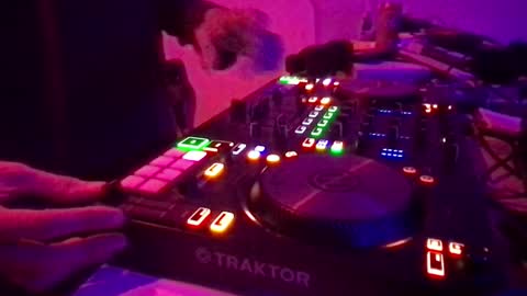 Snapshot of alien8720 chatting on February 11, 10:18 pm busco rockera online show from February 11, 10:18 pm