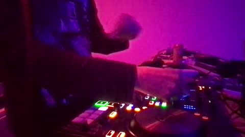 Snapshot of alien8720 chatting on February 13, 6:38 pm busco rockera online show from February 13, 6:38 pm