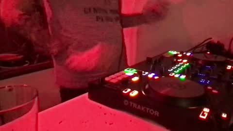 Snapshot of alien8720 chatting on February 17, 6:26 pm busco rockera online show from February 17, 6:26 pm