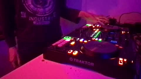 Snapshot of alien8720 chatting on February 20, 6:13 pm busco rockera online show from February 20, 6:13 pm