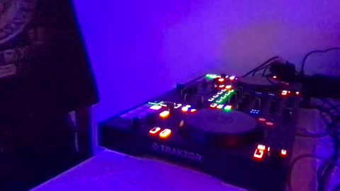 Snapshot of alien8720 chatting on February 21, 6:59 pm busco rockera online show from February 21, 6:59 pm