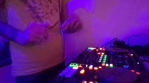 Snapshot of alien8720 chatting on February 25, 5:25 pm busco rockera online show from February 25, 5:25 pm