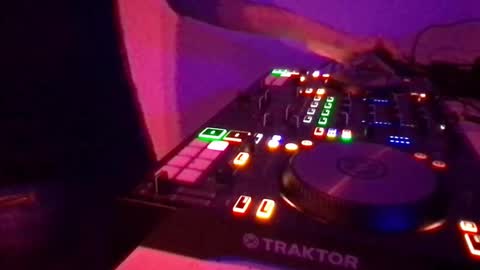 Snapshot of alien8720 chatting on February 27, 7:04 pm busco rockera online show from February 27, 7:04 pm