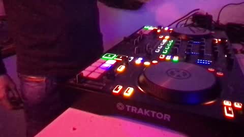 Snapshot of alien8720 chatting on February 28, 1:15 am busco rockera online show from February 28, 1:15 am