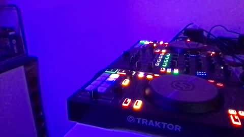 Snapshot of alien8720 chatting on March 2, 1:16 pm busco rockera online show from March 2, 1:16 pm