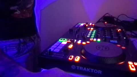 Snapshot of alien8720 chatting on March 2, 4:21 pm busco rockera online show from March 2, 4:21 pm