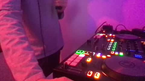 Snapshot of alien8720 chatting on March 12, 10:50 pm busco rockera online show from March 12, 10:50 pm